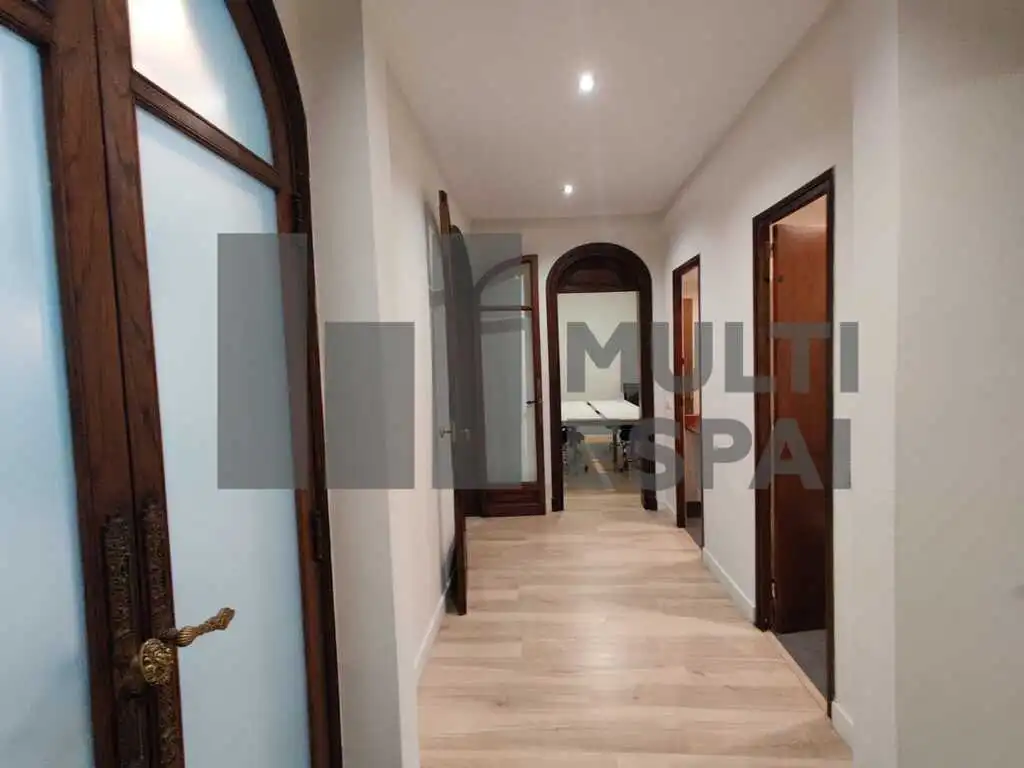 Office space with lift to rent in Carrer de Balmes, imagen 11