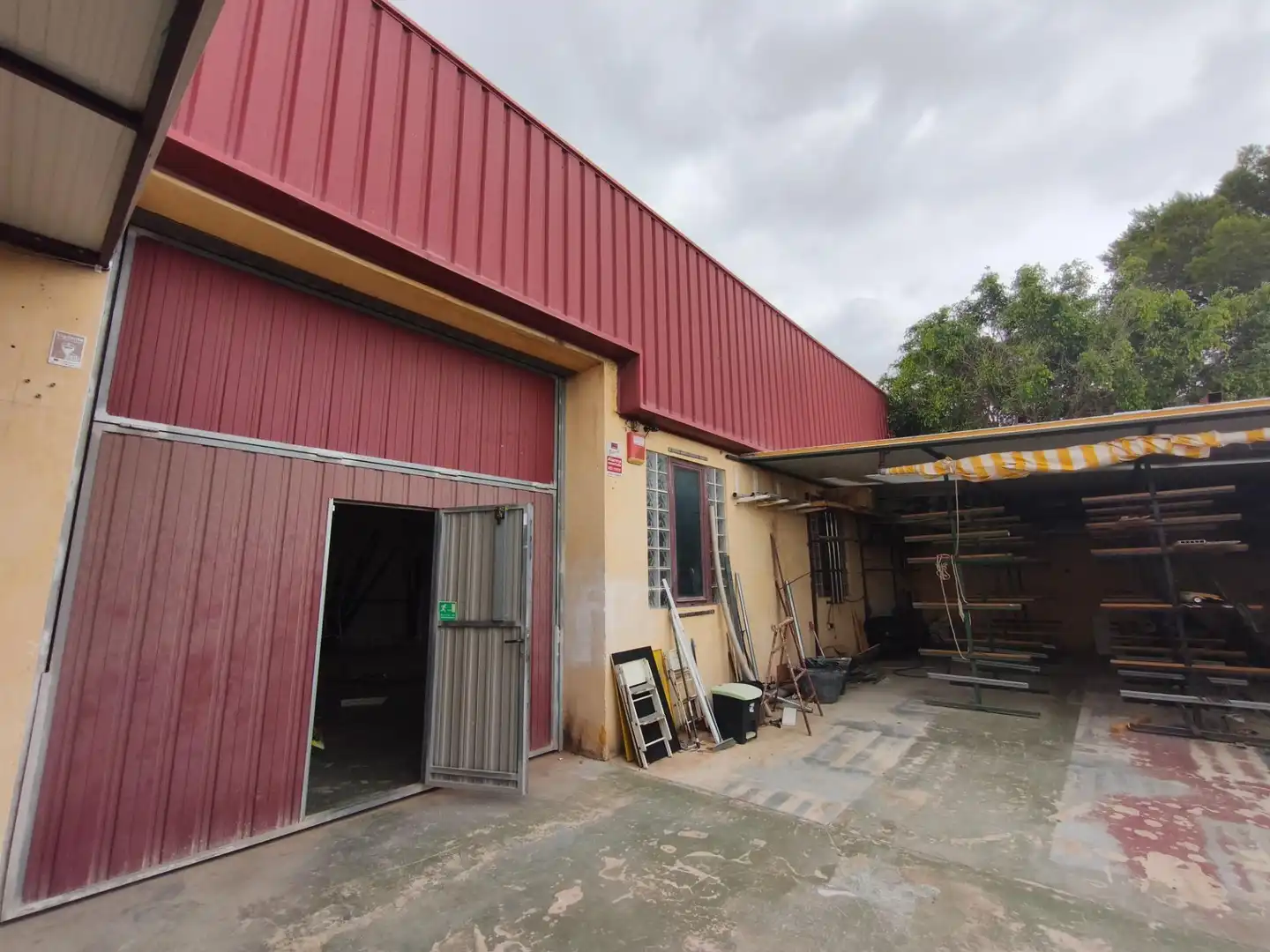 Industrial building for sale in CANASTEL POLIG D