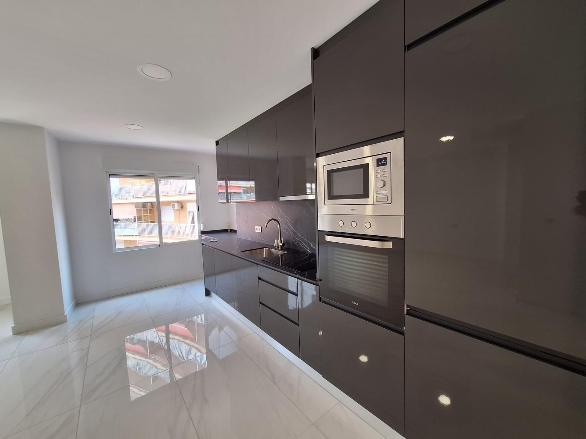 Cocina de Apartamento en venta en Torrevieja con Terraza y Balcón