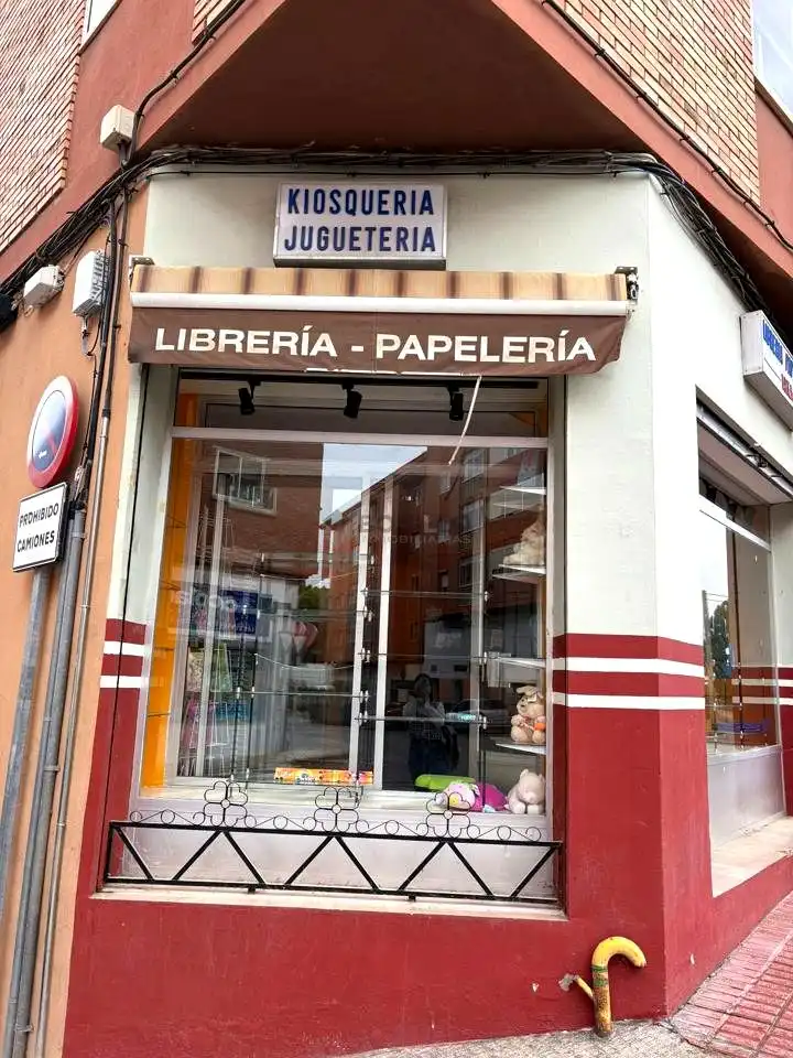 Local comercial de lloguer a Santa Amalia, imagen 2