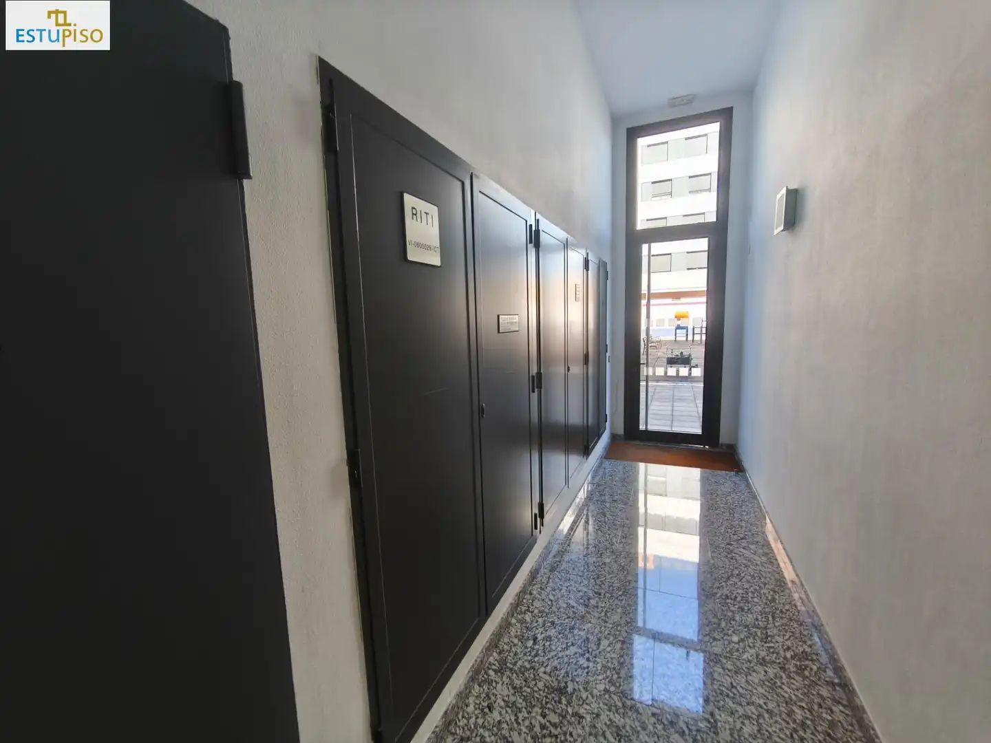 Piso en venta en Vitoria - Gasteiz con Calefacción, Jardín privado y Terraza