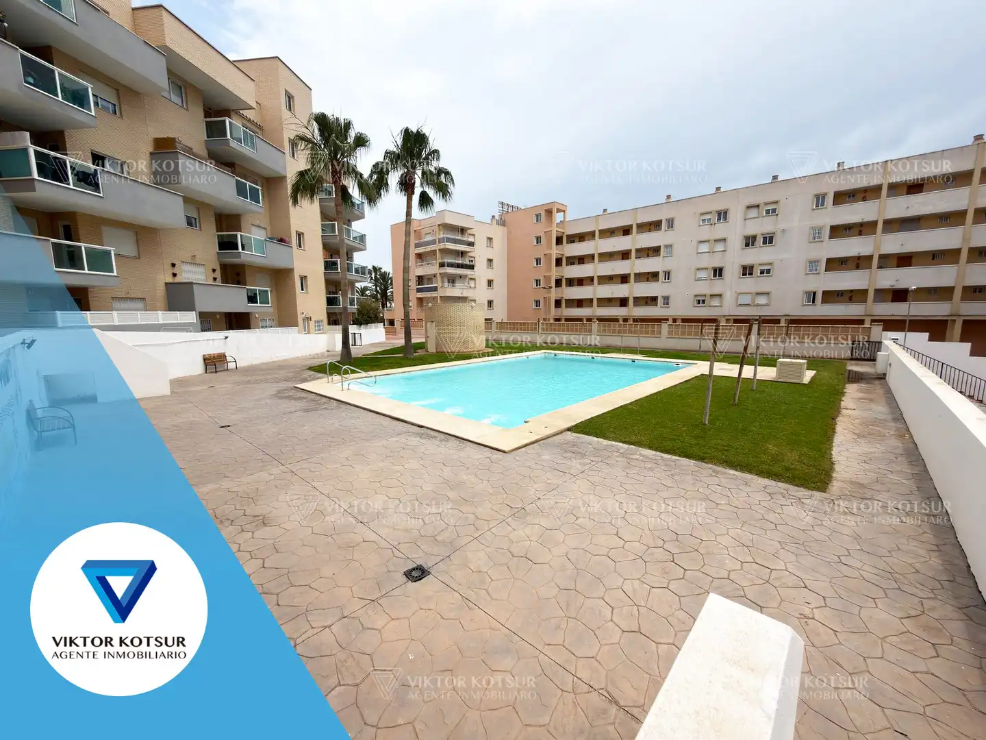 Swimming pool of Flat for sale in Roquetas de Mar  with Air Conditioner, Terrace and Furnished