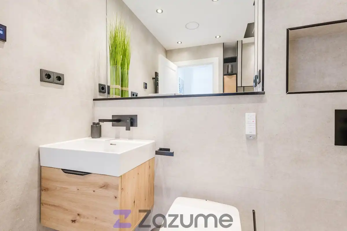 Baño de Ático de alquiler en Vélez-Málaga con Aire acondicionado, Calefacción y Terraza