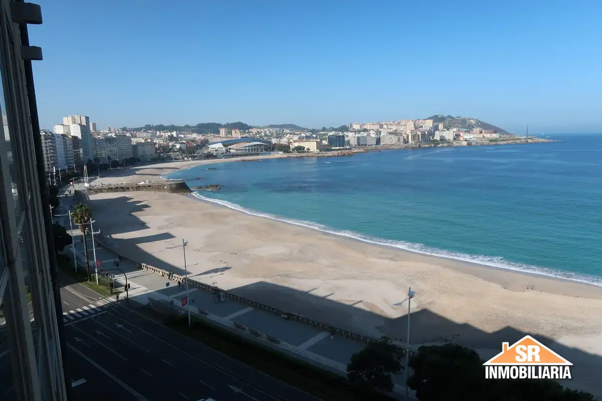 Vista exterior de Pis de lloguer en A Coruña Capital  amb Calefacció i Forn