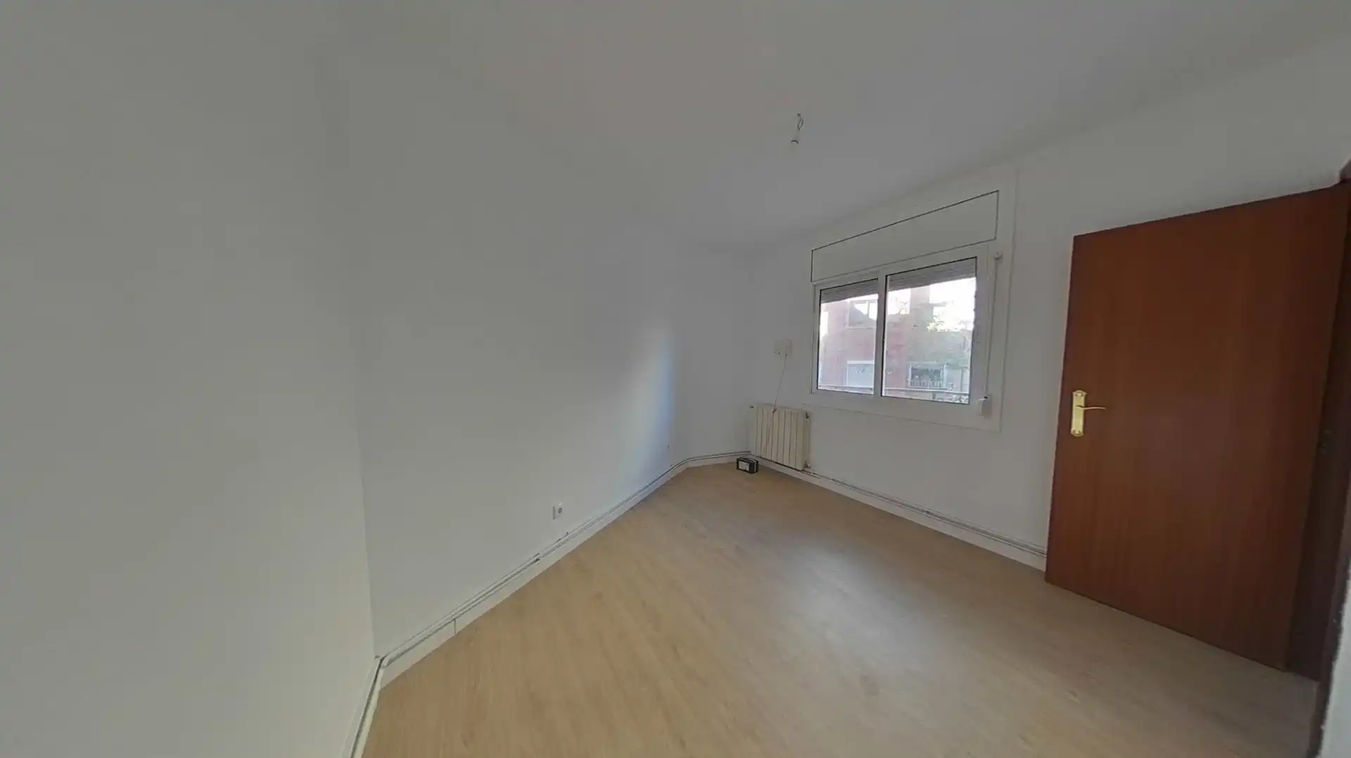 Habitación de Piso en venta en L'Hospitalet de Llobregat con Parquet y Balcón