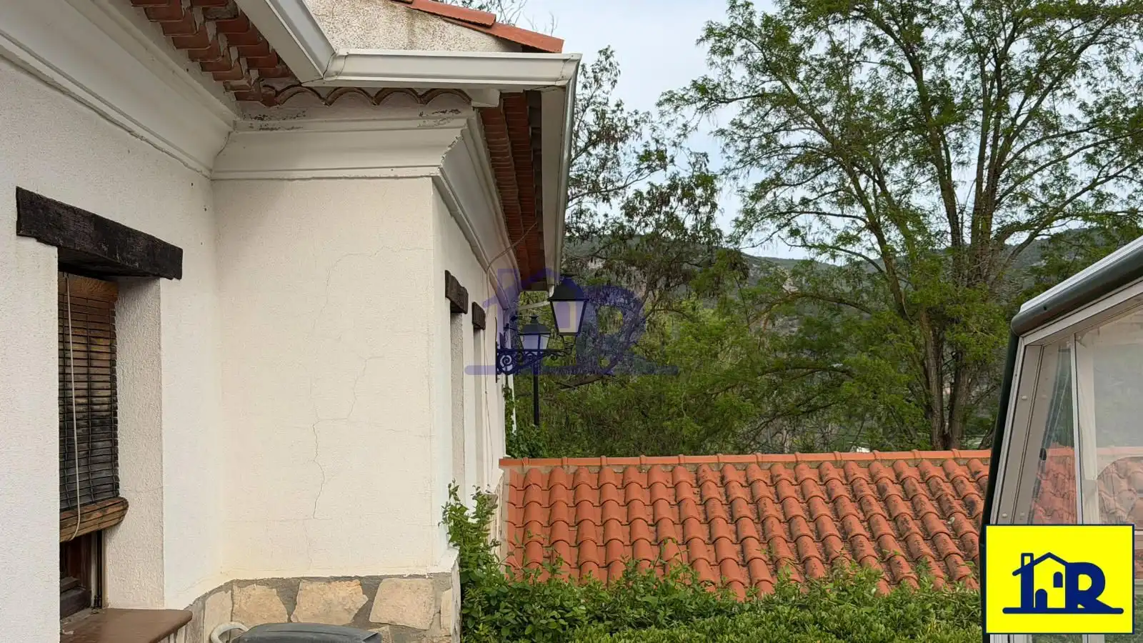 Vista exterior de Casa o xalet en venda en Villalba de la Sierra amb Calefacció, Traster i Piscina