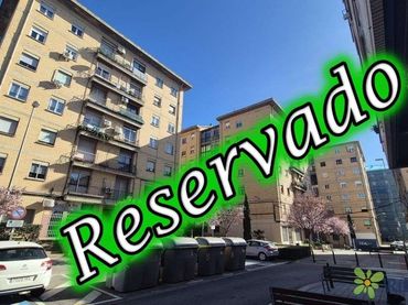 Wohnung mit Balkon zum Verkauf in Calle Serafín Azcona Gamen