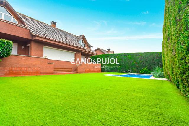 Casa-chalet en Alquiler en Mira-sol