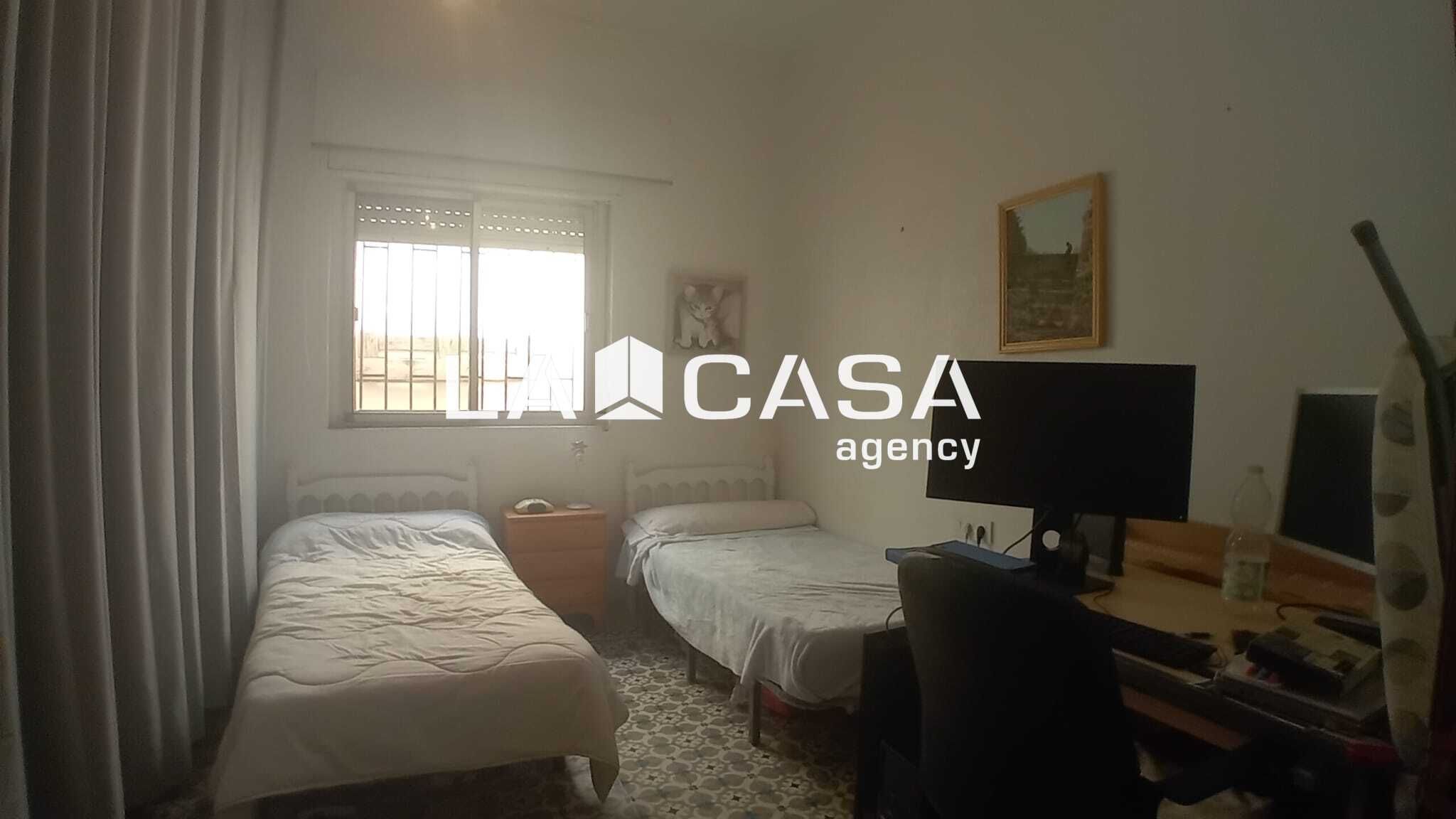 Casa o xalet en venda en La Línea de la Concepción amb Terrassa i Balcó