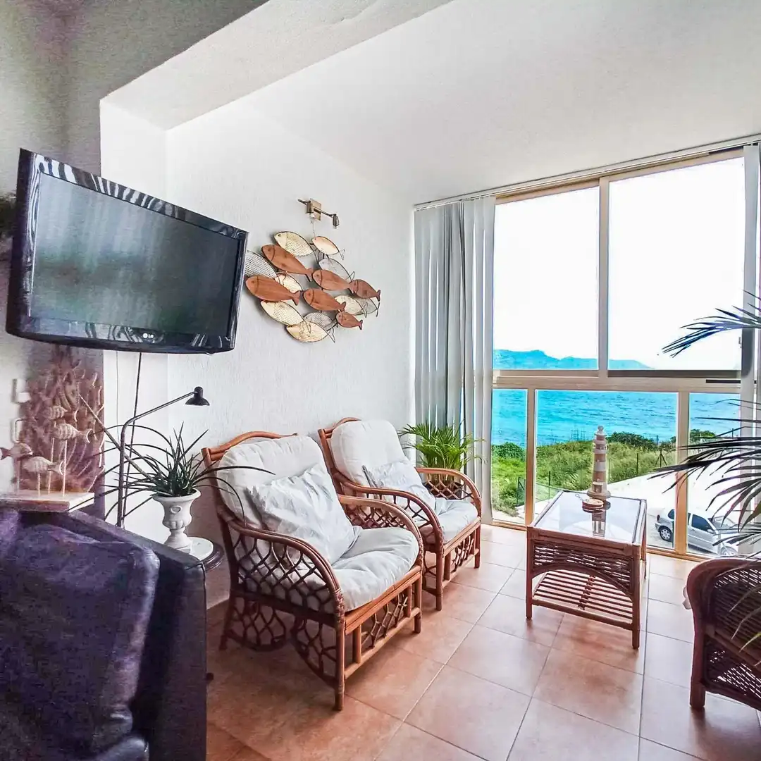 Sala de estar de Apartamento de alquiler en L'Alfàs del Pi con Aire acondicionado, Jardín privado y Terraza