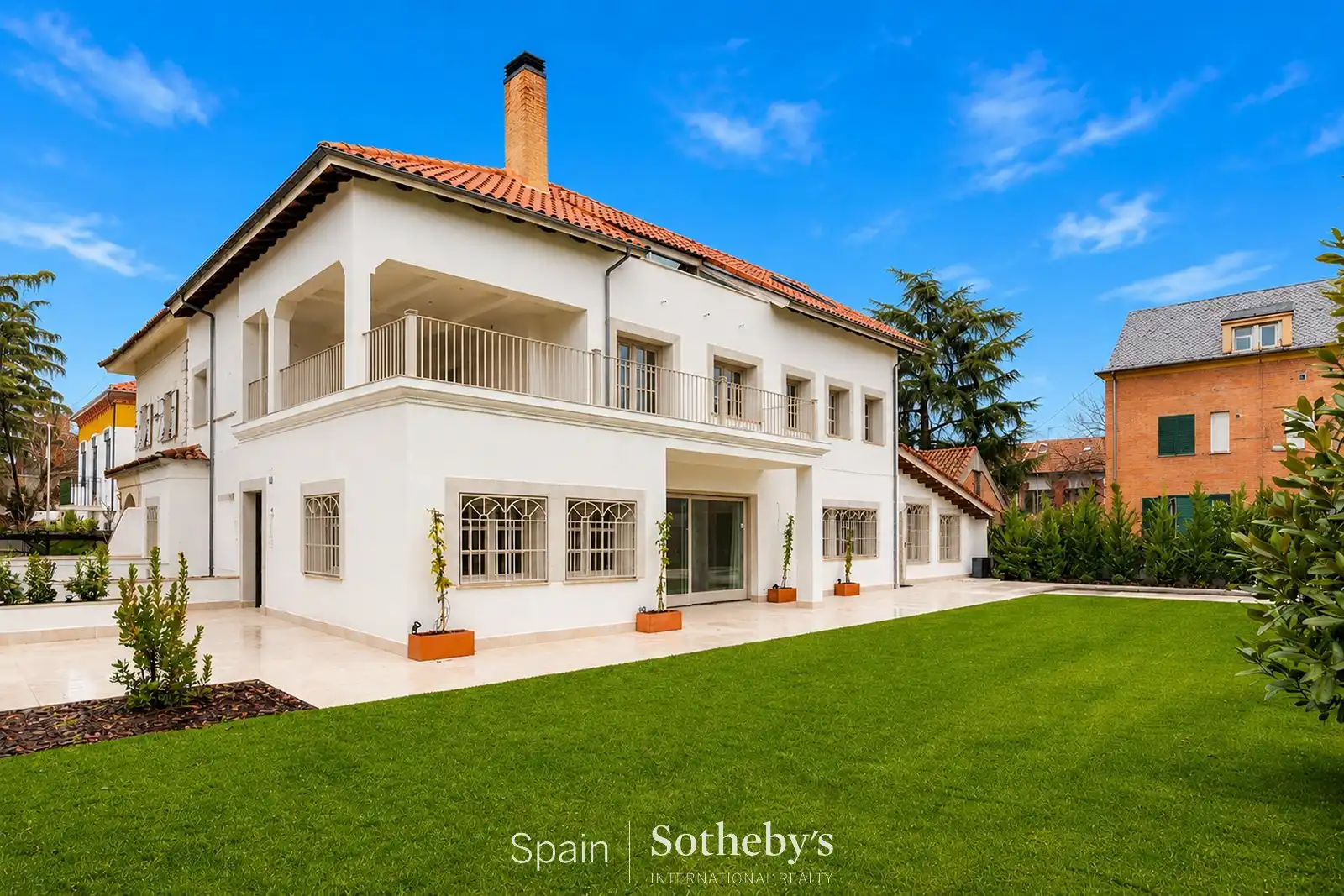 Vista exterior de Casa o xalet de lloguer en Madrid amb Aire condicionat, Calefacció i Jardí privat