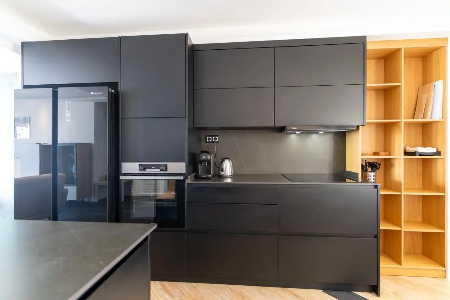 Küche von Wohnung zum Verkauf in Santa Pola mit Klimaanlage und Terrasse