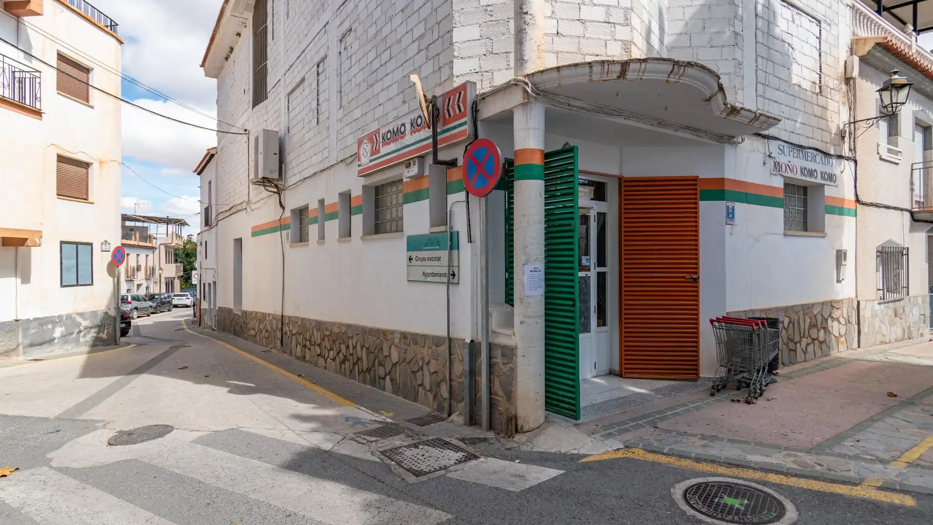 Exterior view of Building for sale in La Peza