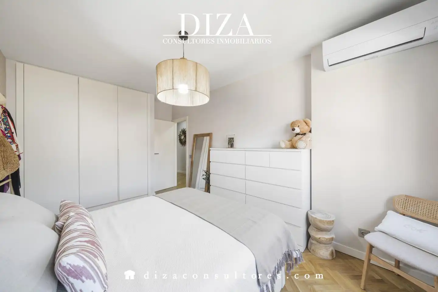 Bedroom of Houses for sale in Madrid  with Air Conditioner, Heating and Terrace