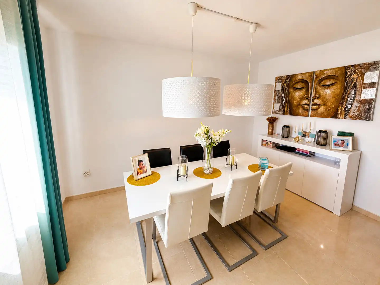 Comedor de Casa o chalet en venta en Serranillos del Valle con Aire acondicionado, Calefacción y Jardín privado