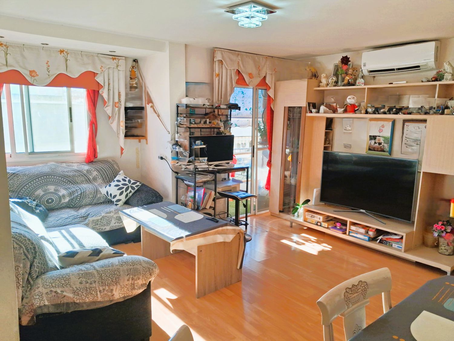 Sala d'estar de Pis en venda en Villajoyosa / La Vila Joiosa amb Aire condicionat, Calefacció i Parquet