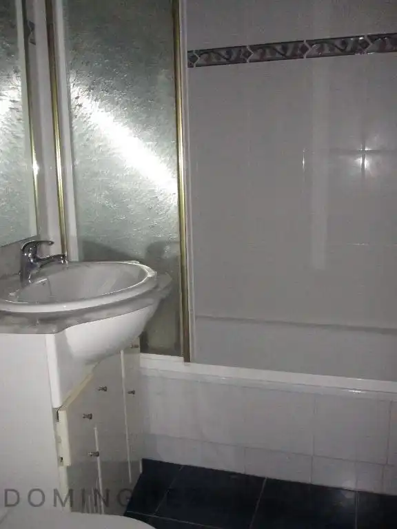 Bathroom of Flat for rent in Vigo   with Heating and Storage room