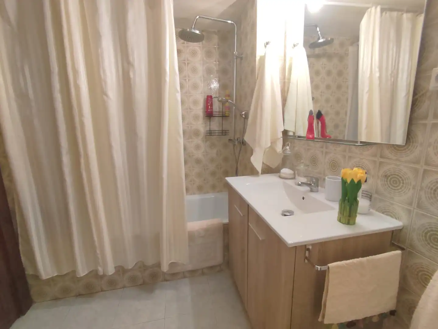 Baño de Estudio en venta en Torremolinos con Terraza, Amueblado y Lavadora