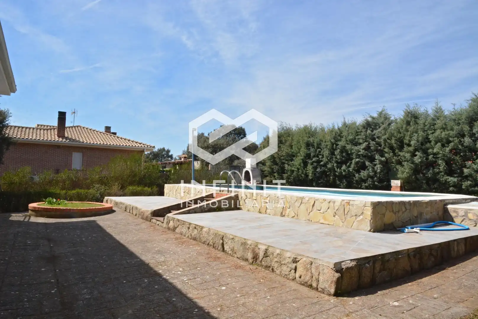 Piscina de Casa o chalet en venta en Valdeaveruelo con Calefacción, Jardín privado y Terraza