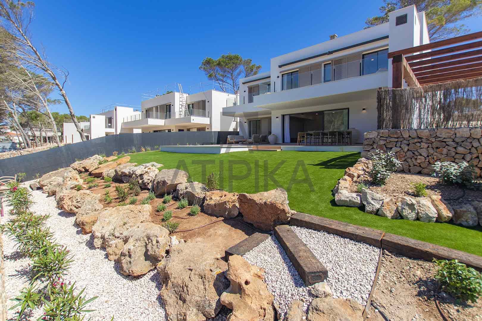 Vista exterior de Casa o xalet en venda en Es Mercadal amb Calefacció, Terrassa i Forn