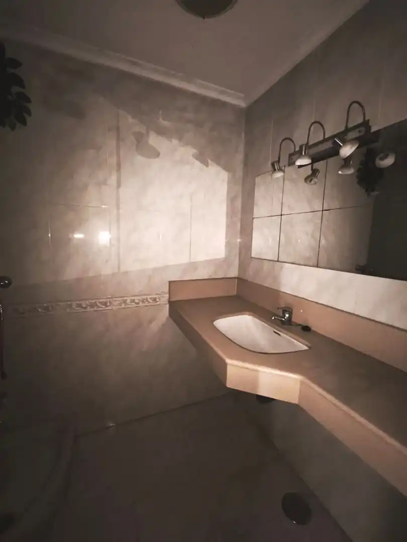 Baño de Piso en venta en Santa Cruz de Bezana con Calefacción y Terraza
