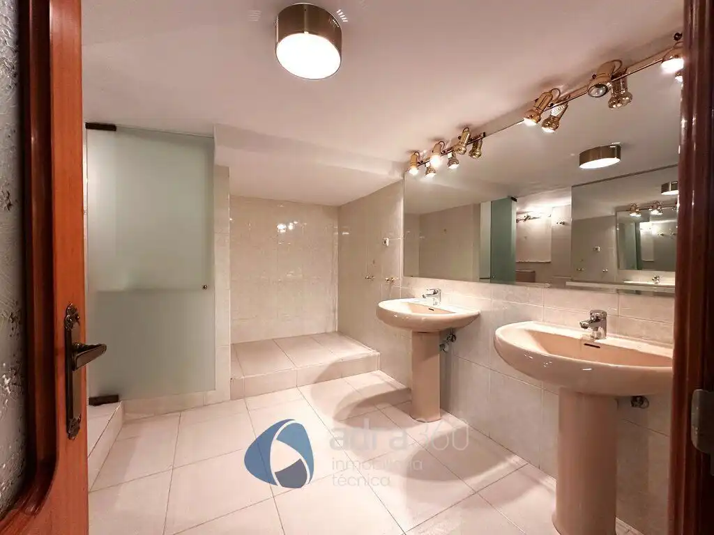 Bathroom of Houses for sale in Lardero  with Air Conditioner, Heating and Private garden