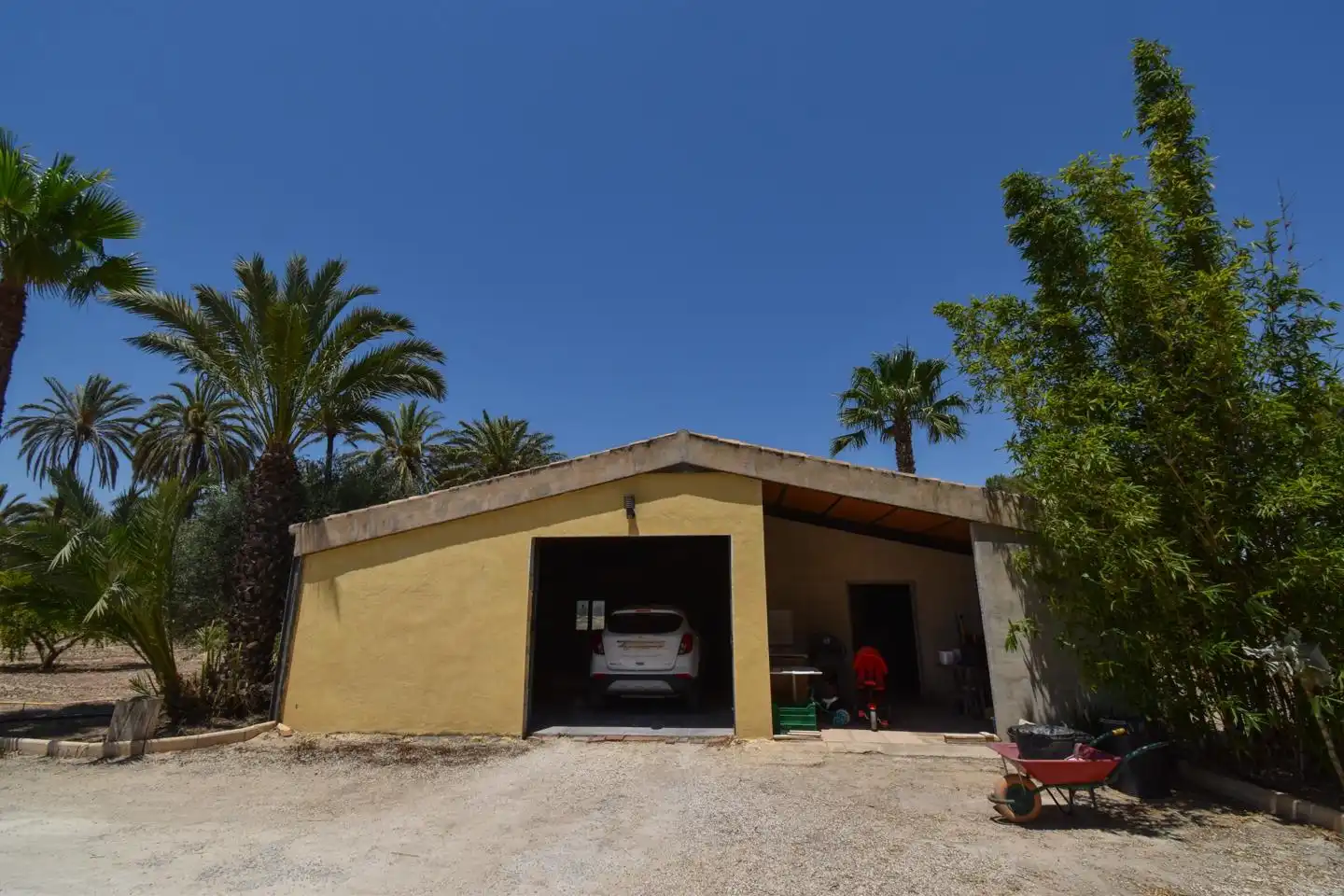 Vista exterior de Casa o xalet en venda en Elche / Elx amb Aire condicionat, Calefacció i Jardí privat