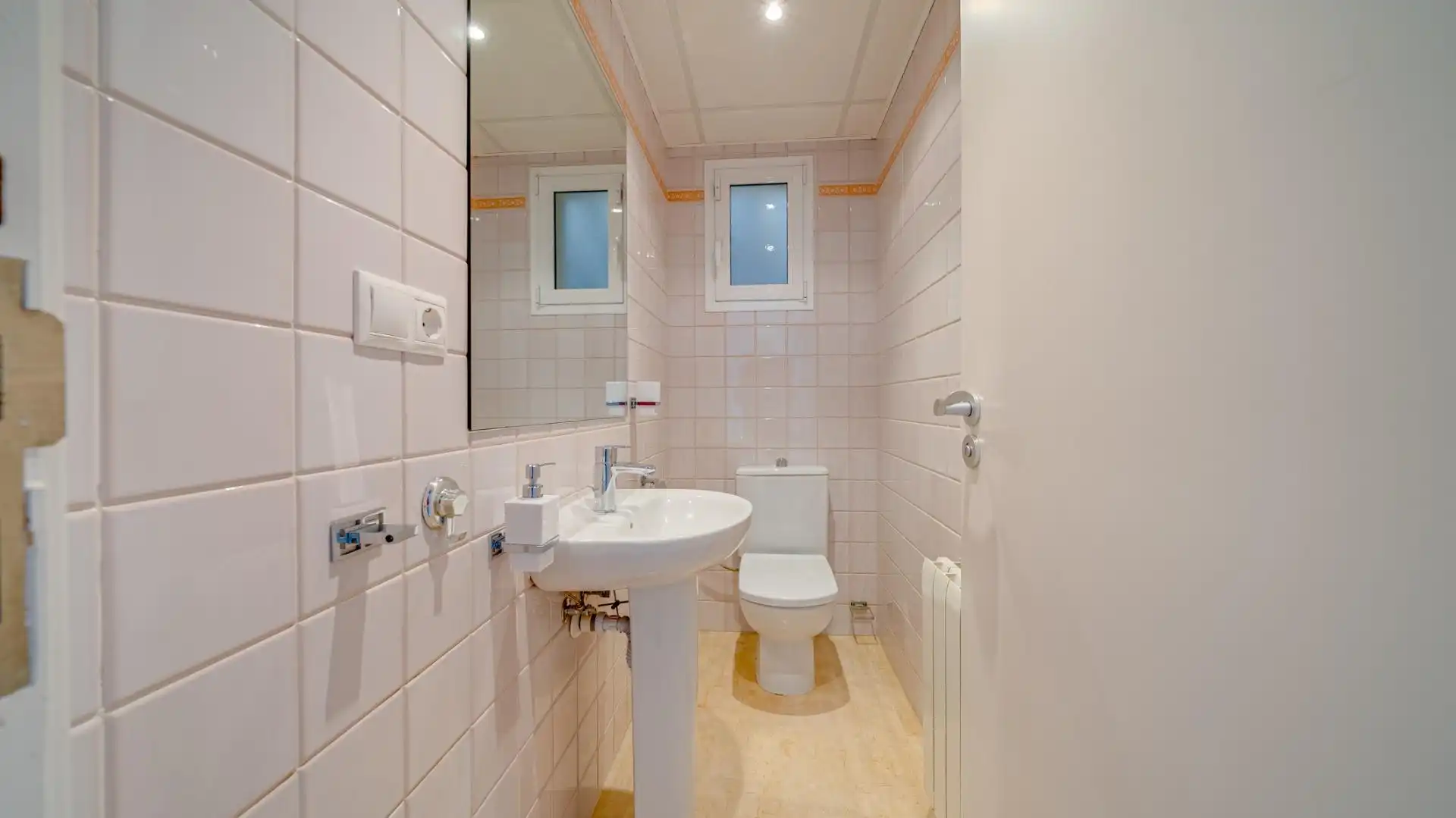 Badezimmer von Haus oder Chalet zum Verkauf in Finestrat mit Klimaanlage, Heizung und Privatgarten