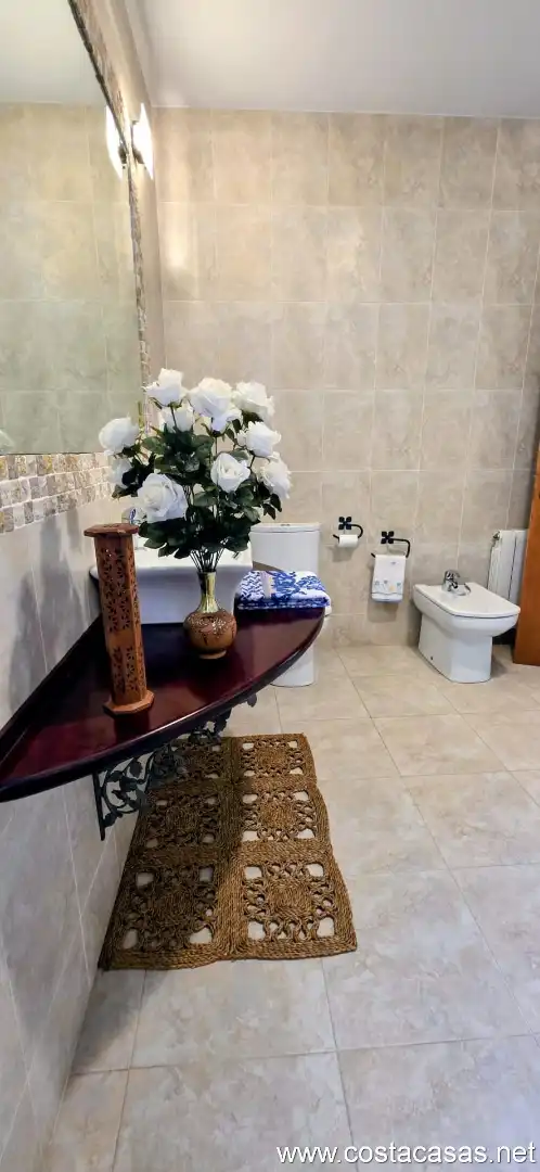Baño de Casa o chalet en venta en Castellví de Rosanes con Calefacción, Jardín privado y Terraza