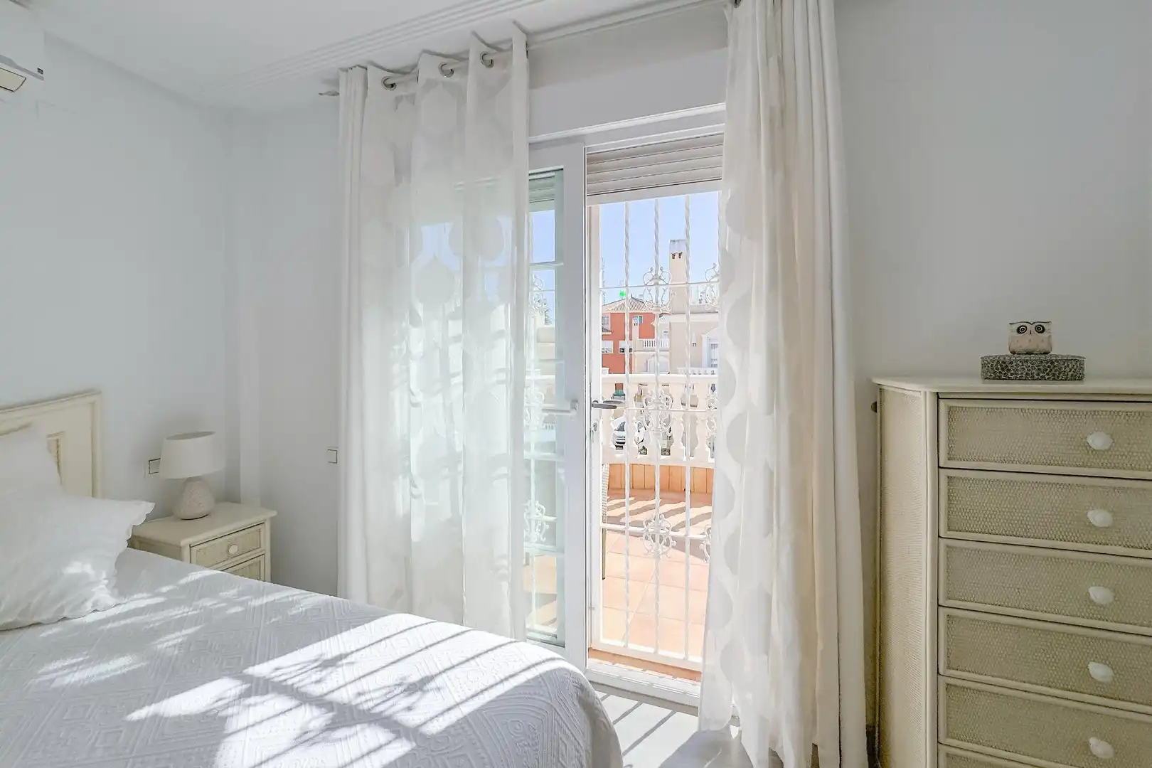 Dormitori de Casa o xalet en venda en Orihuela amb Aire condicionat, Calefacció i Jardí privat