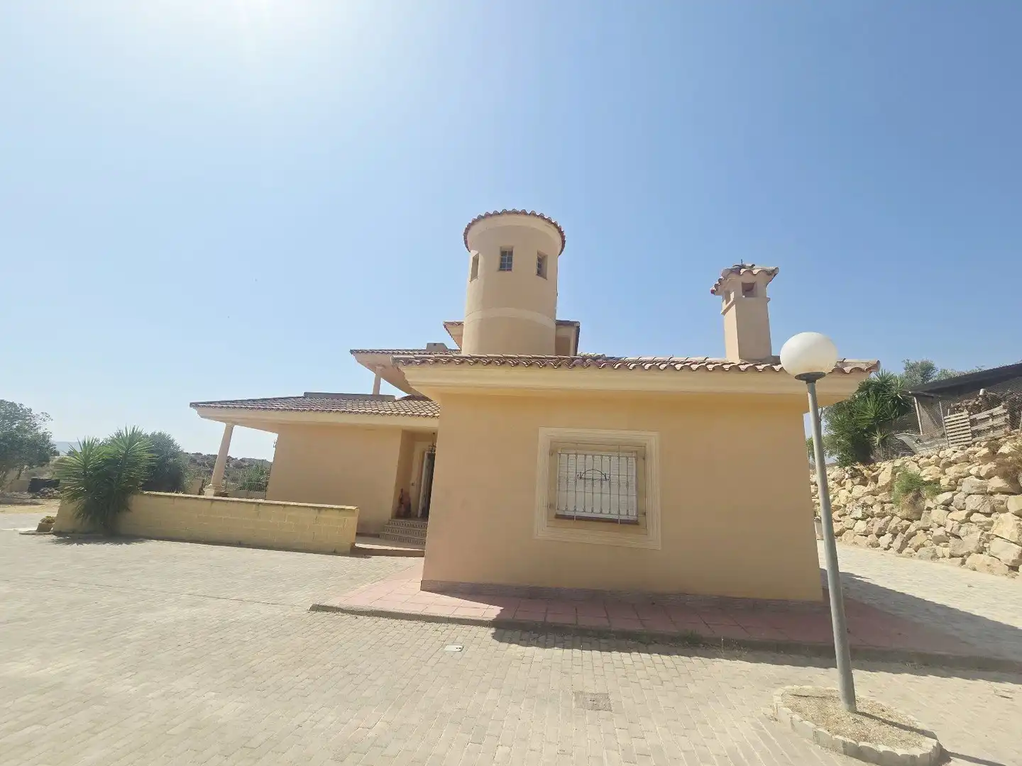 Außenansicht von Haus oder Chalet zum Verkauf in Sorbas mit Klimaanlage, Privatgarten und Terrasse