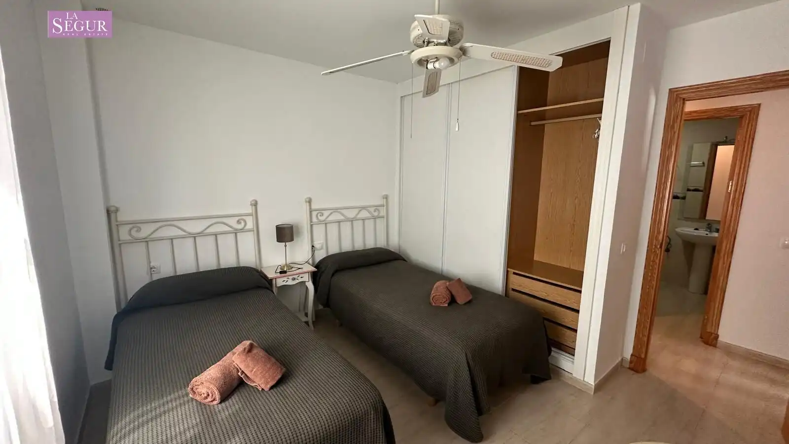Bedroom of Flat for sale in Conil de la Frontera  with Terrace, Furnished and Community pool