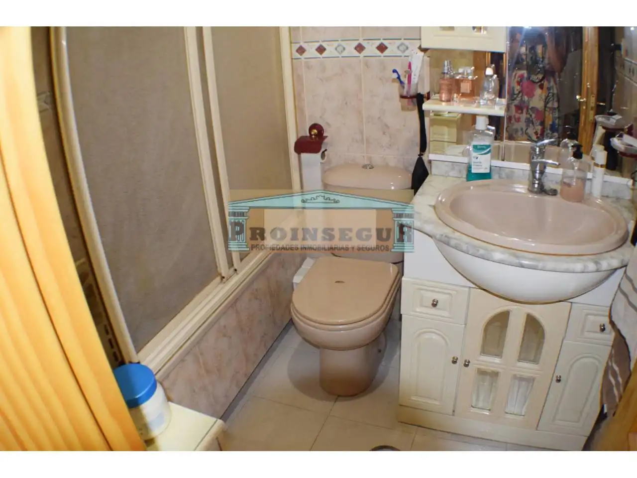 Bany de Casa o xalet en venda en Cártama amb Aire condicionat, Terrassa i Moblat