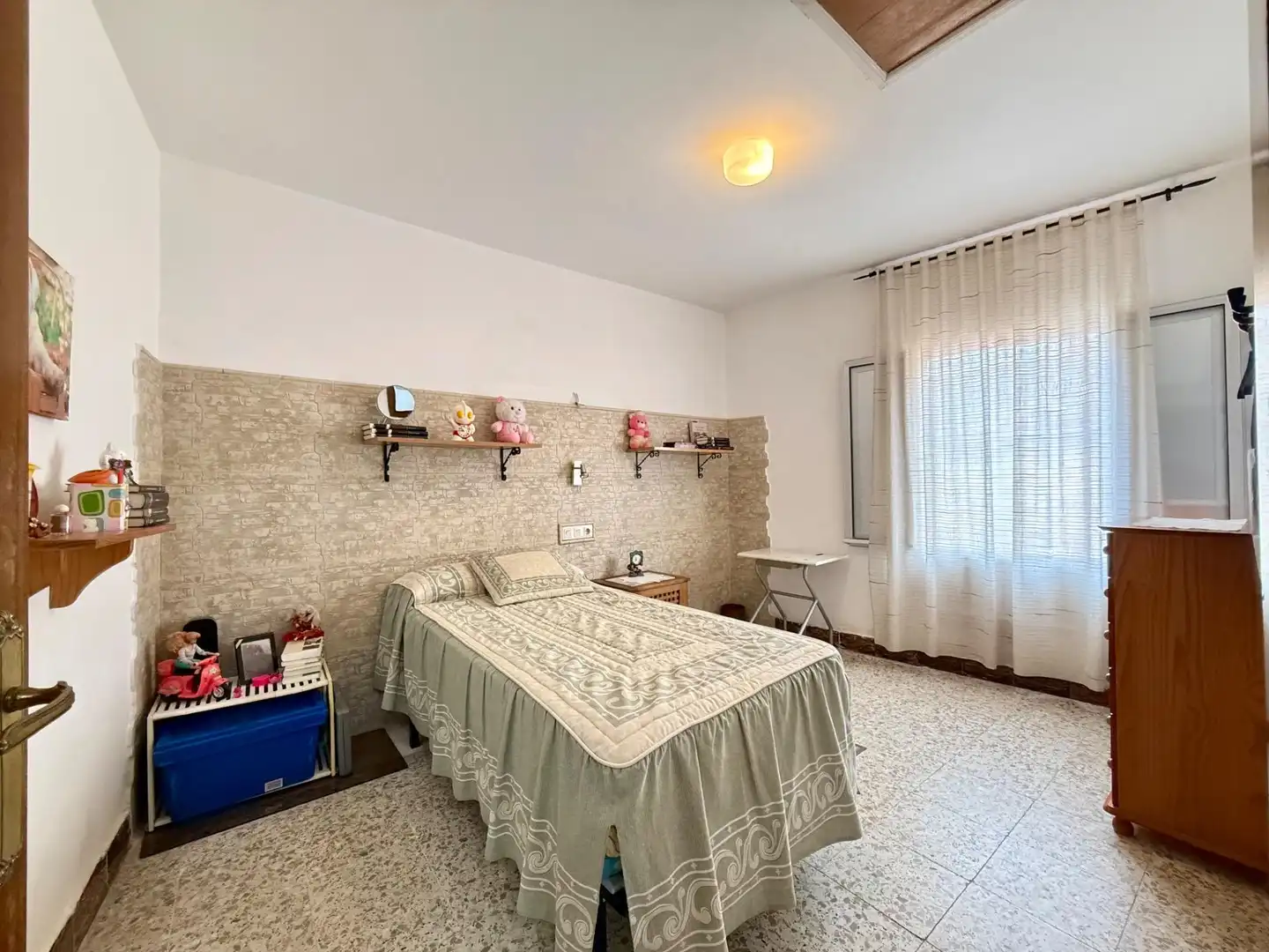 Schlafzimmer von Einfamilien-Reihenhaus zum Verkauf in Boiro mit Möbliert