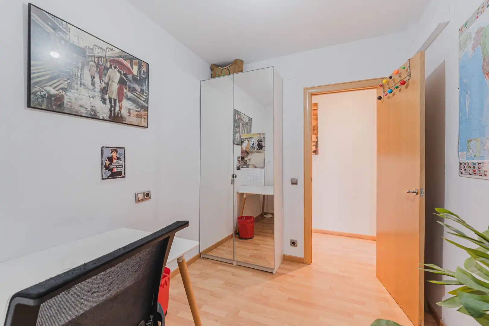 Schlafzimmer von Wohnung zum Verkauf in Barcelona mit Klimaanlage, Heizung und Ofen
