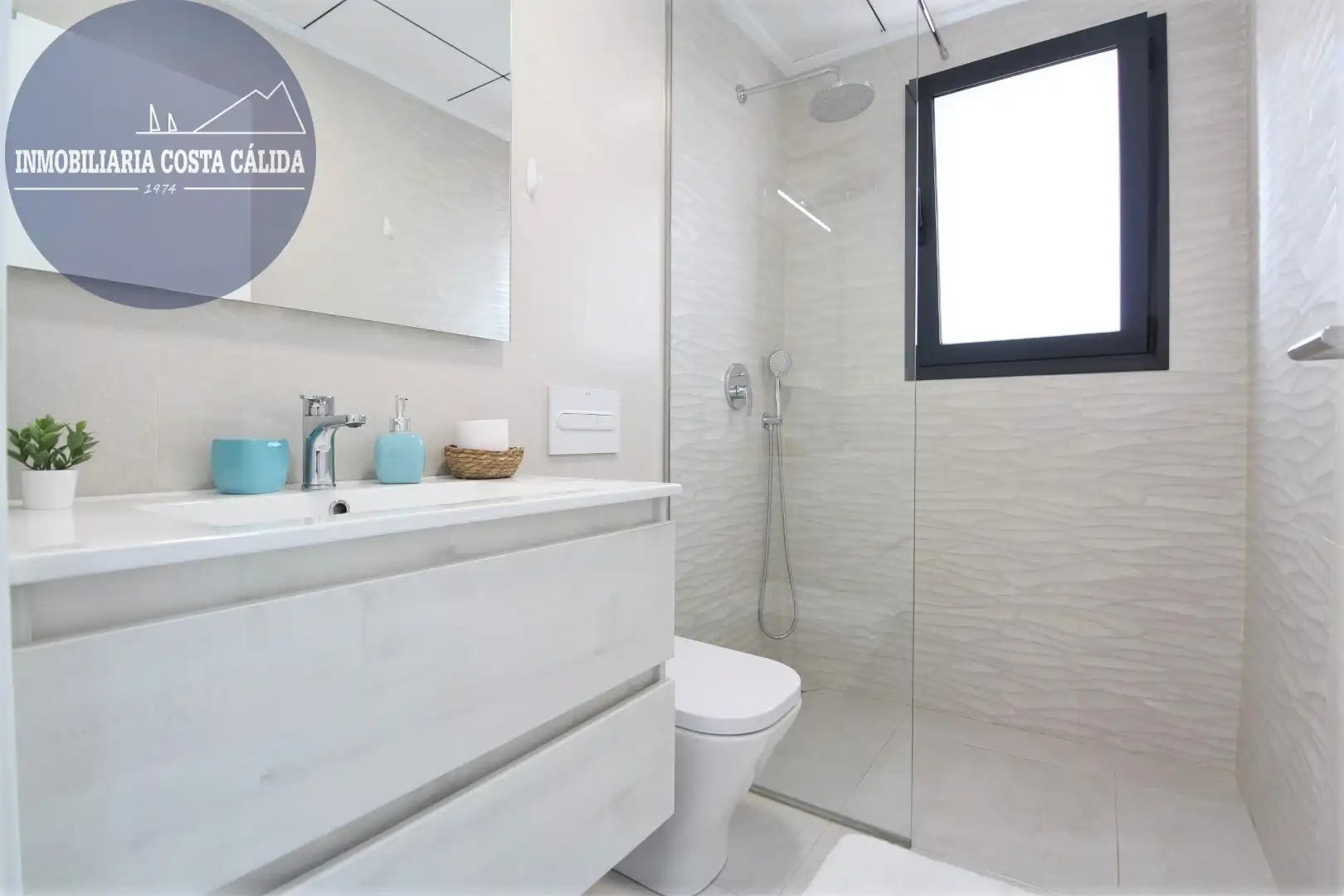Baño de Casa adosada en venta en Águilas con Aire acondicionado, Calefacción y Jardín privado