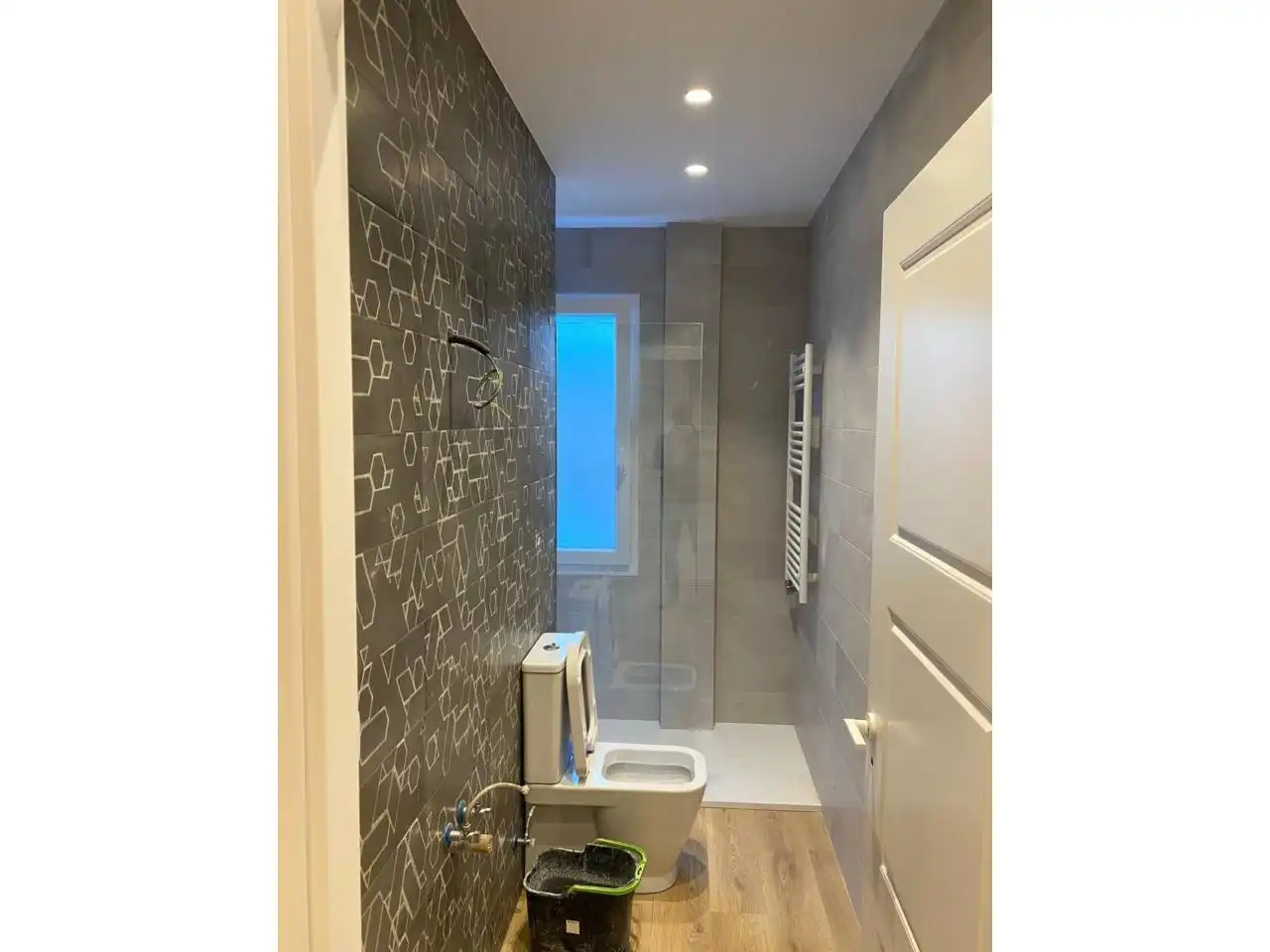 Badezimmer von Wohnung zum Verkauf in Burgos mit Heizung und Abstellraum