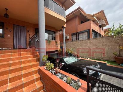 Vista exterior de Casa adosada en venda en Seseña amb Aire condicionat