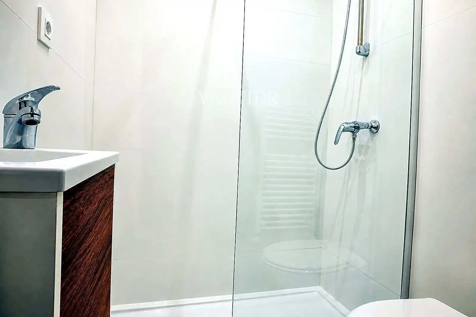 Bathroom of Flat for rent in Madrid  with Furnished