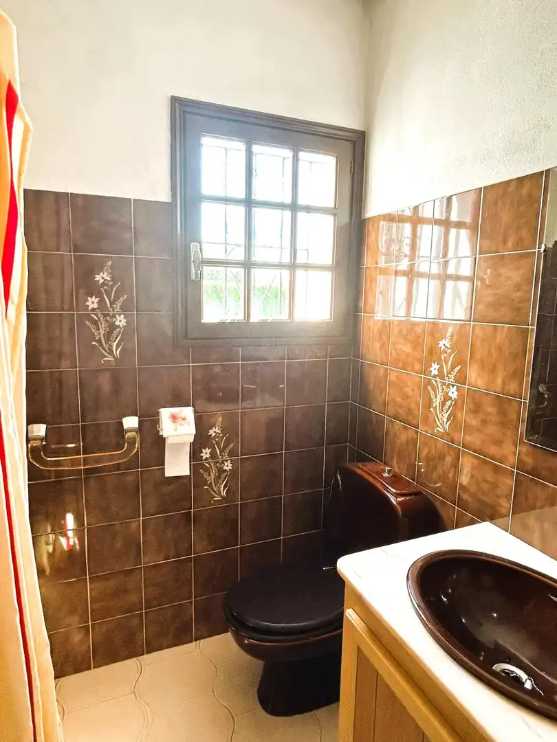 Bany de Finca rústica en venda en Estepona amb Jardí privat, Terrassa i Piscina