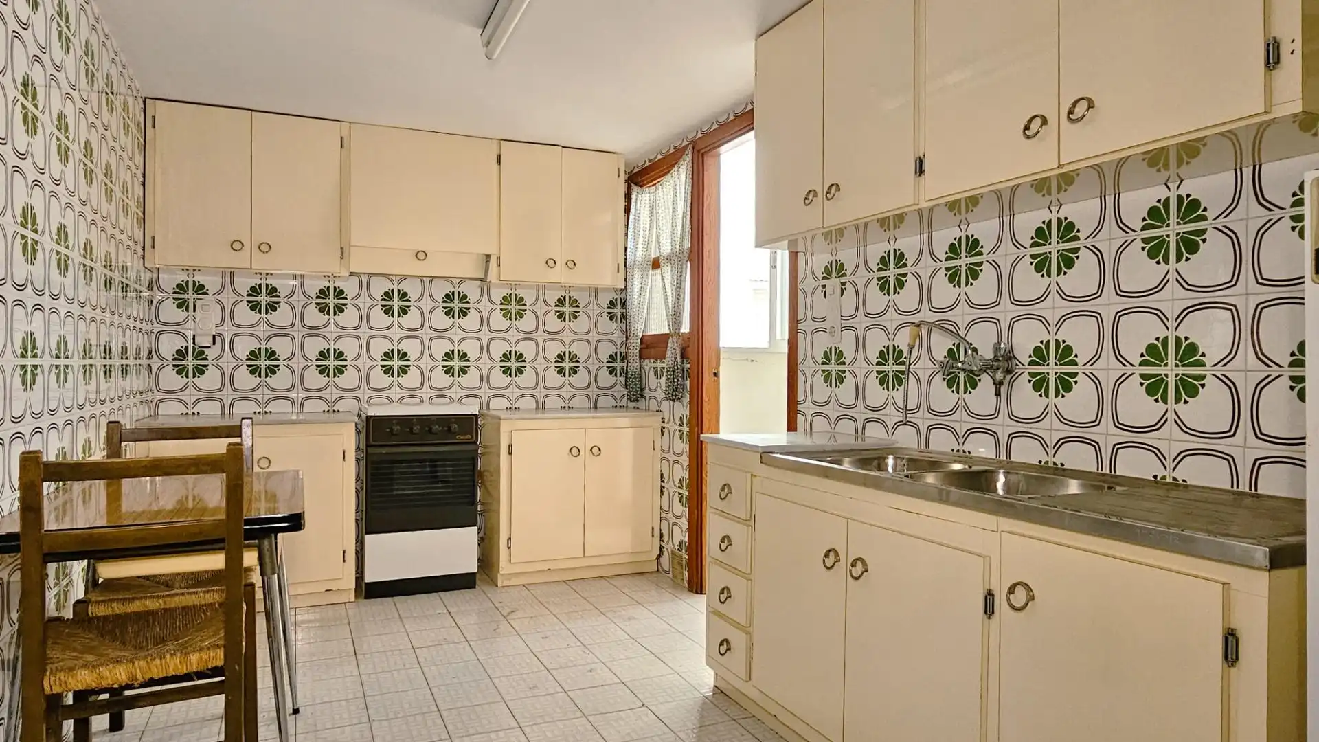 Kitchen of Flat for sale in Gandia  with Storage room and Balcony