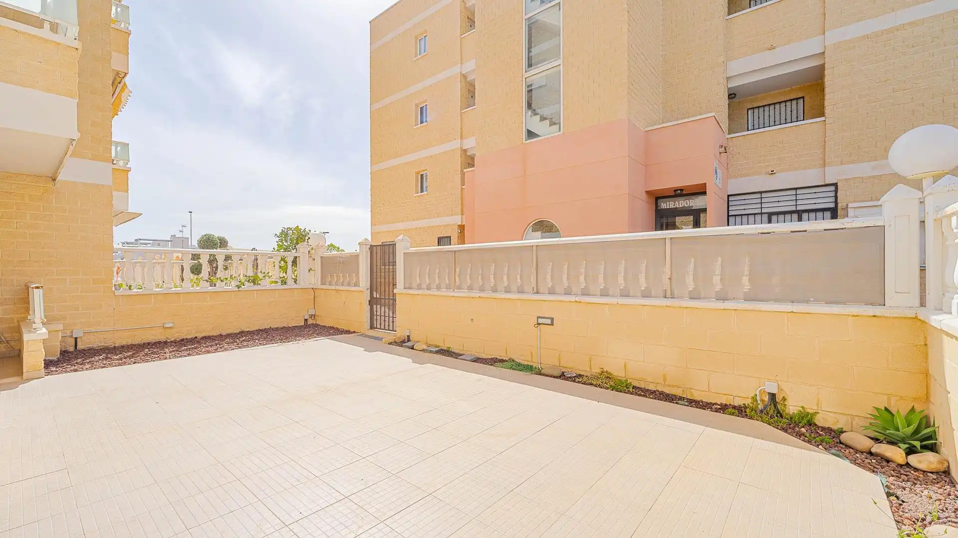 Terraza de Planta baja en venta en Torrevieja con Jardín privado, Terraza y Trastero