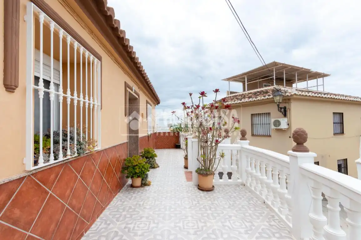 Terrace of Detached homes for sale in Vélez-Málaga  with Furnished