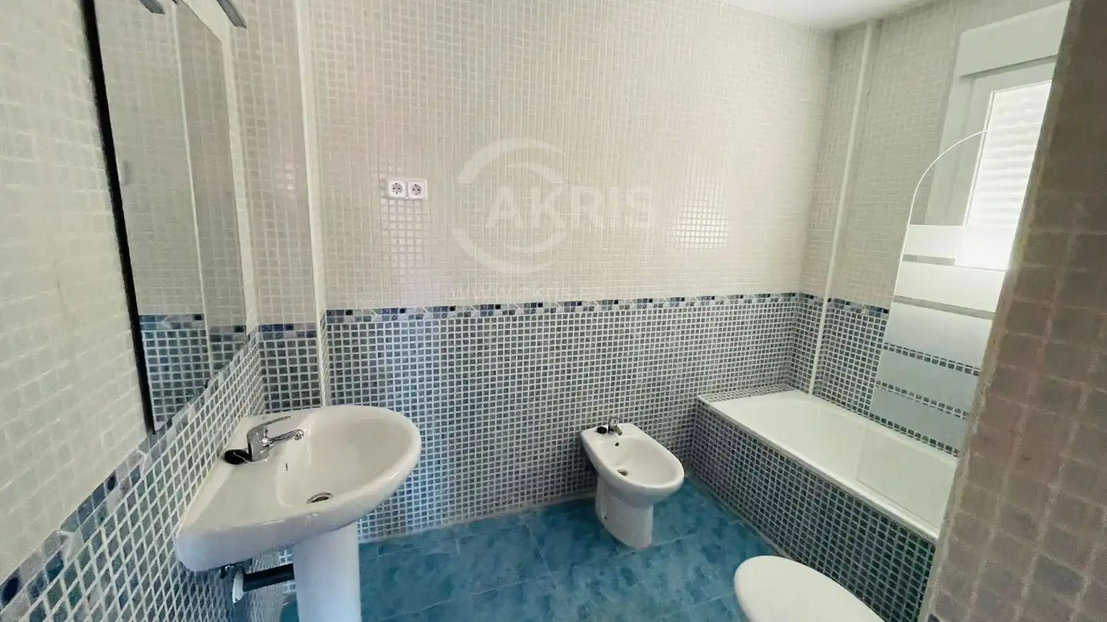 Bathroom of Flat for sale in Malpica de Tajo  with Heating