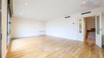 Living room of Attic to rent in  Madrid Capital  with Air Conditioner, Heating and Parquet flooring