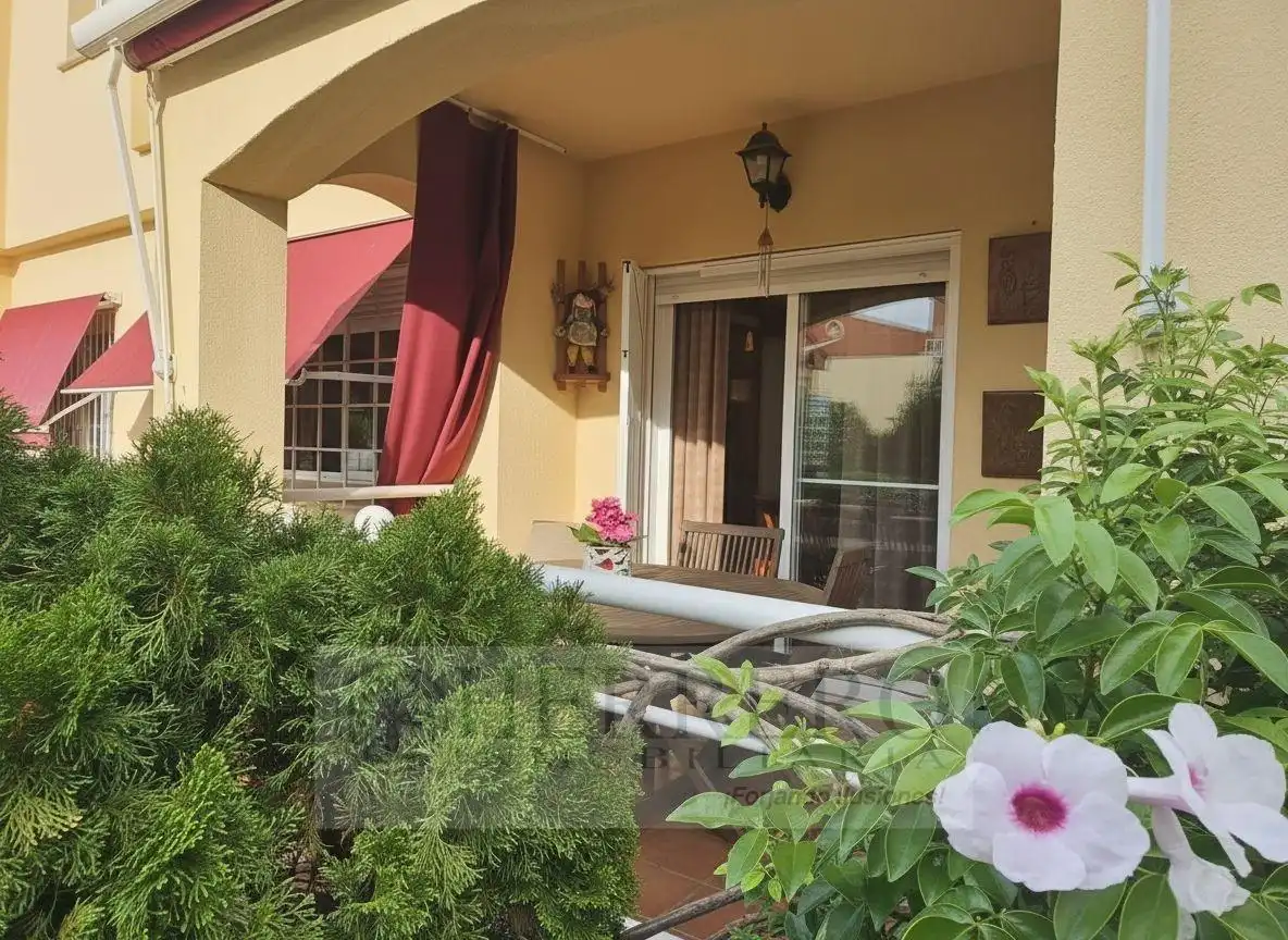 Terraza de Casa adosada en venta en Gandia con Aire acondicionado, Calefacción y Jardín privado