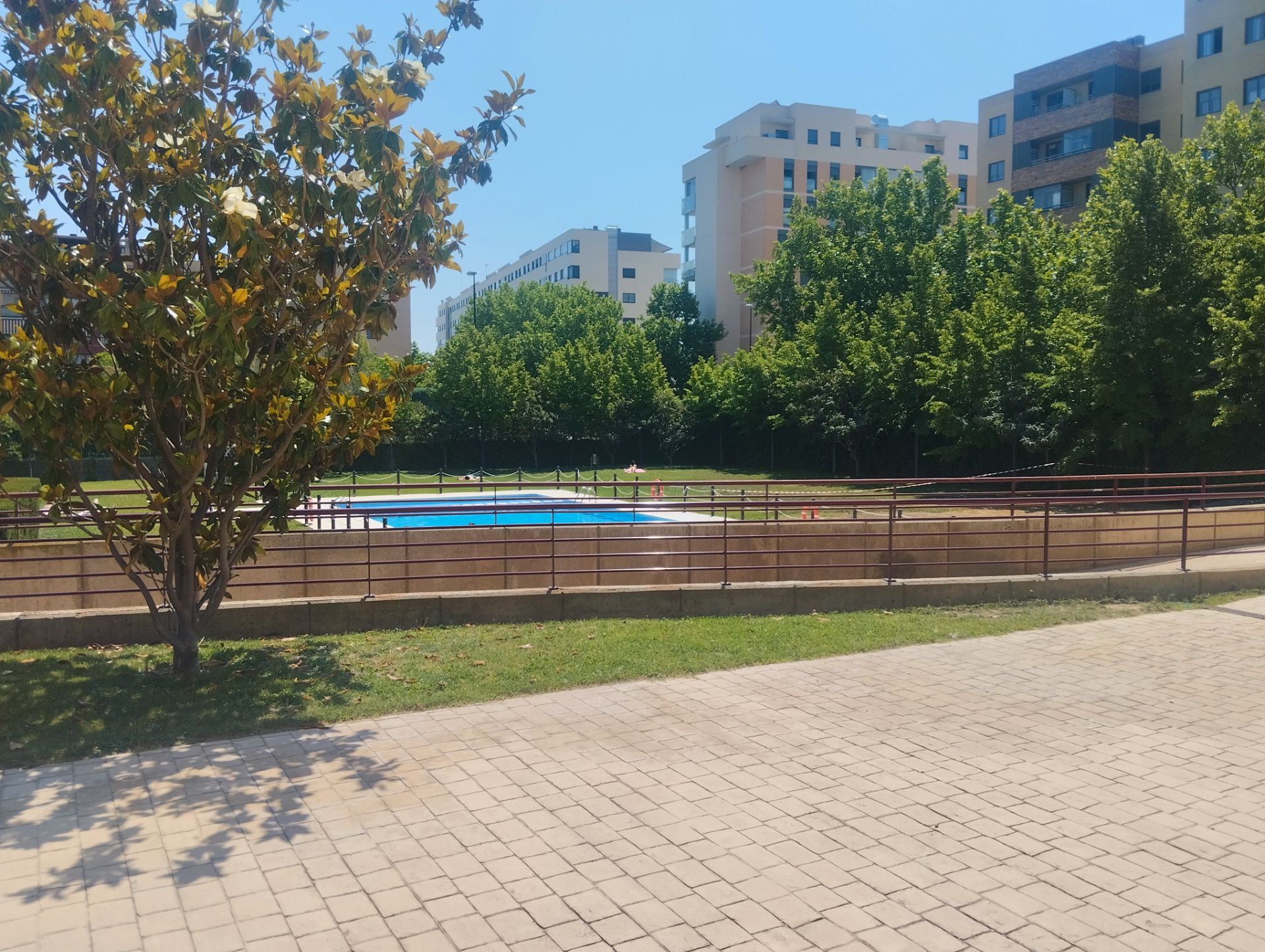 Piscina de Pis de lloguer en  Zaragoza Capital amb Aire condicionat, Calefacció i Terrassa