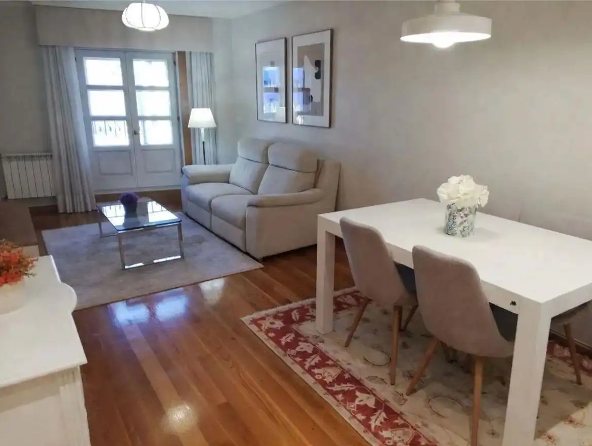 Piso con terraza en venta en Centro Urbano