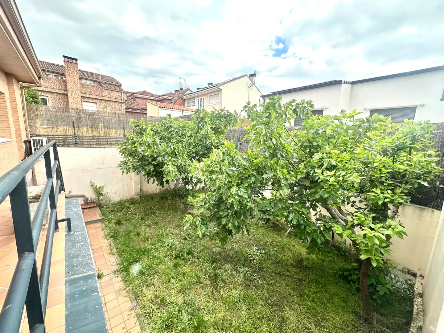 Jardín de Casa adosada en venta en Madrid con Aire acondicionado, Calefacción y Jardín privado