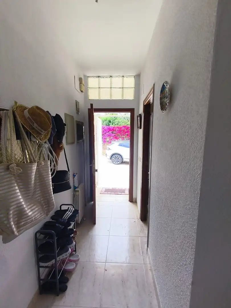 Haus oder Chalet zum Verkauf in L'Alfàs del Pi mit Klimaanlage, Privatgarten und Terrasse